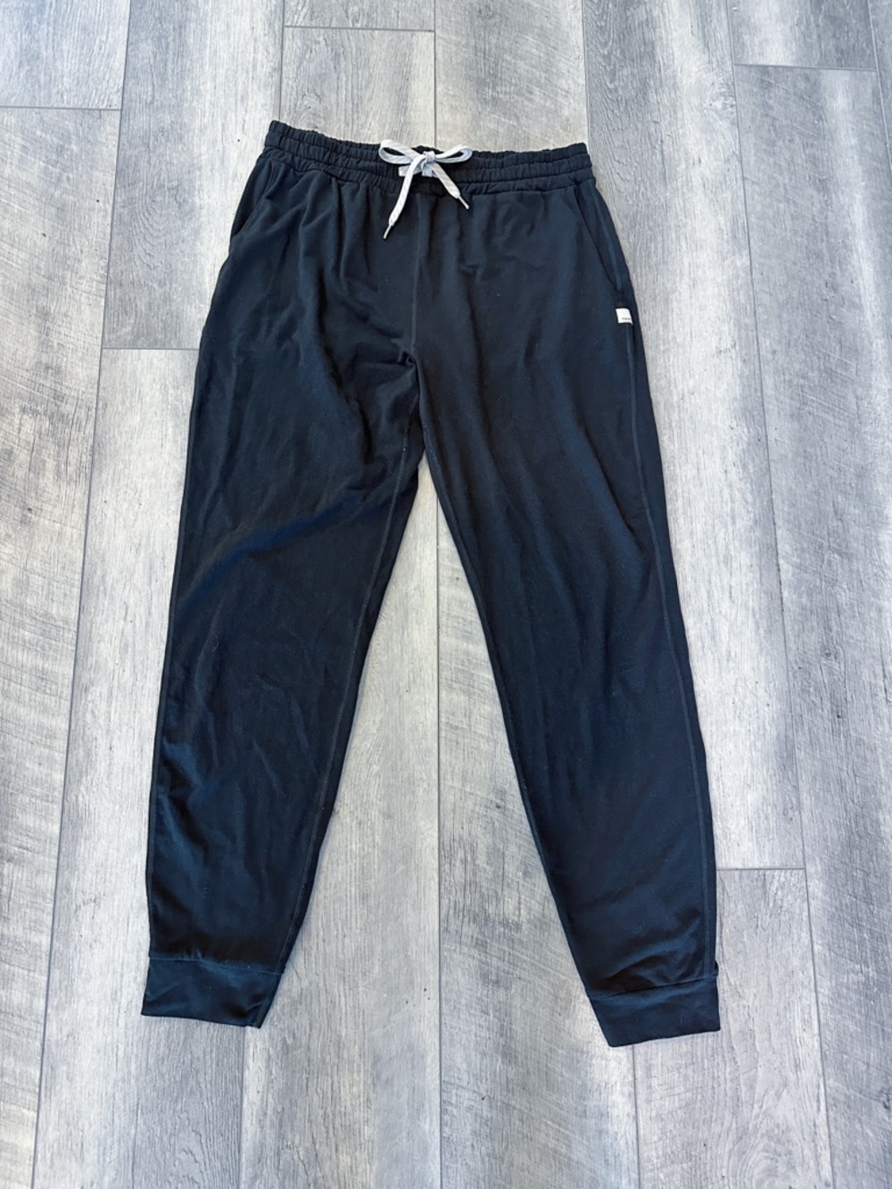 Vuori Performance Jogger Long Drawstring Relaxed Black Sz Medium - Picture 2 of 9